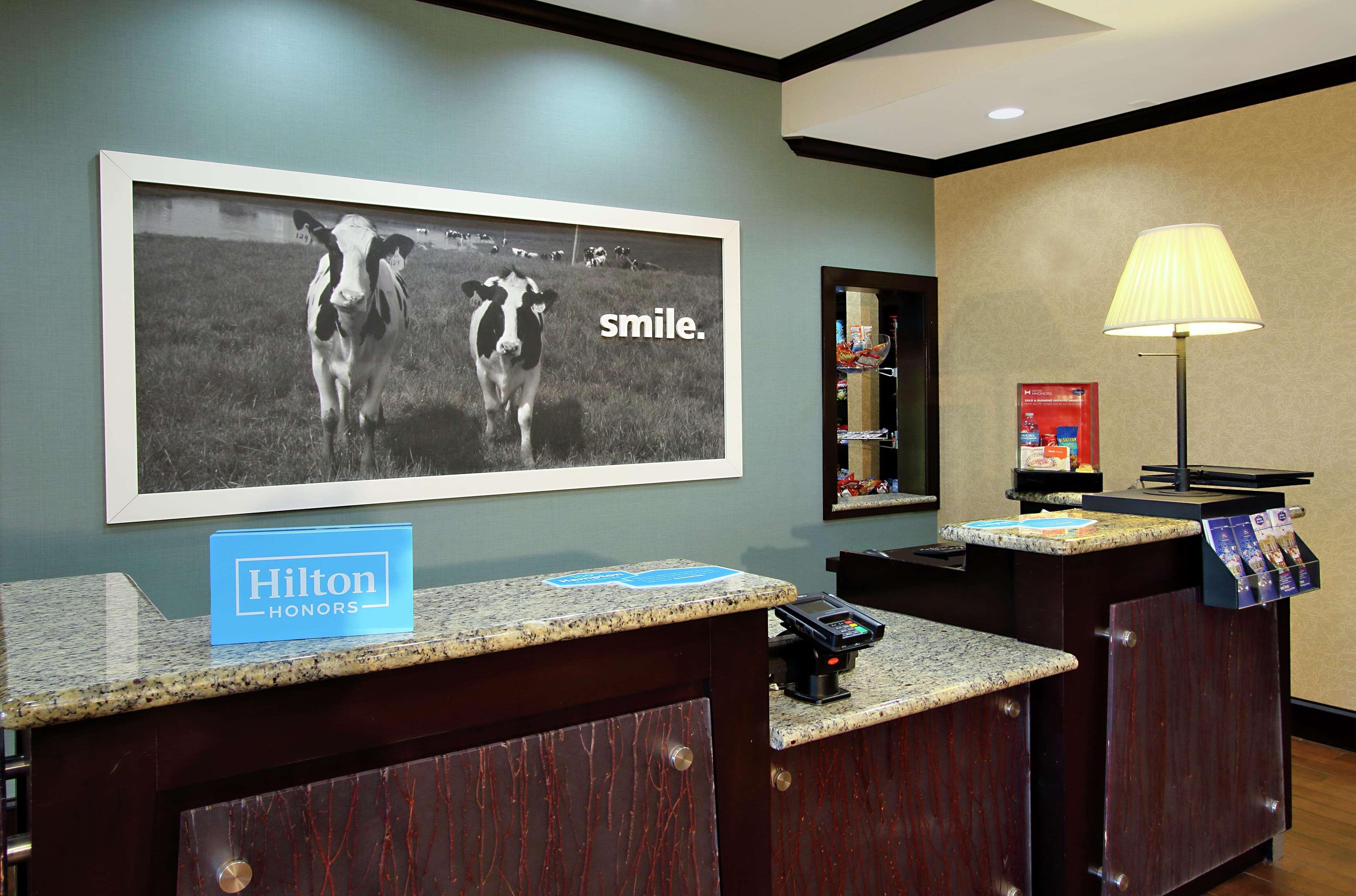 Hampton Inn & Suites Buffalo Exterior foto